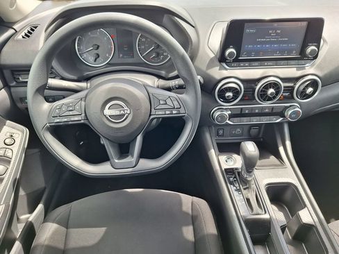 Used 2025 Nissan Sentra S FWD image 22