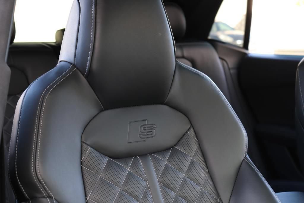 Used 2023 Audi SQ8 Prestige AWD/4WD image 62