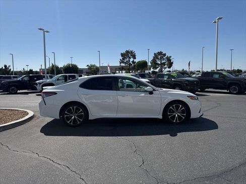 Certified 2019 Toyota Camry SE FWD image 5