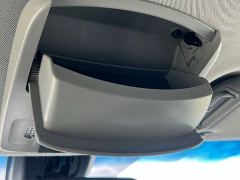Used 2020 Toyota Camry SE w/ Carpet Mat Package FWD image 29