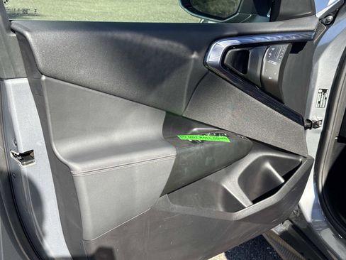 Used 2025 BMW X3 xDrive30i w/ Convenience Package image 17