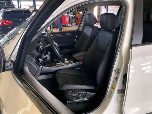 Used 2017 BMW X3 sDrive28i image 7