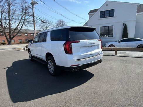Used 2025 GMC Yukon XL Denali AWD/4WD image 5