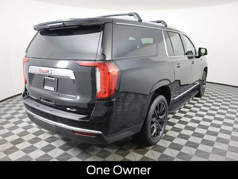 Used 2021 GMC Yukon XL SLT w/ SLT Premium Package image 3