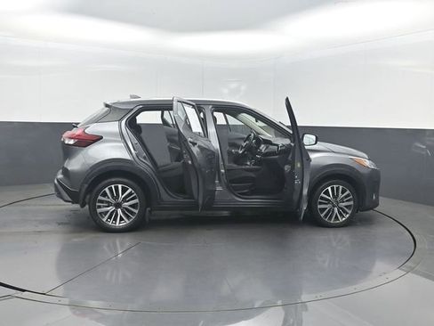 Used 2023 Nissan Kicks SV FWD image 34