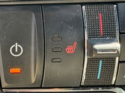 Used 2017 Ford Explorer XLT w/ Equipment Group 202A image 30