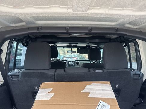 Used 2019 Jeep Wrangler Unlimited Sport image 17