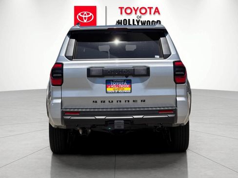 New 2026 Toyota 4Runner SR5 AWD/4WD image 5