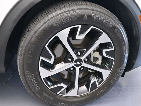 Used 2025 Kia Sportage EX image 48