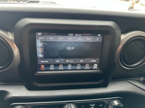 Used 2019 Jeep Wrangler Unlimited Sport S AWD/4WD image 3