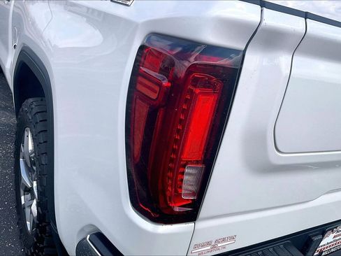 Used 2024 GMC Sierra 1500 SLT w/ SLT Premium Plus Package AWD/4WD image 24