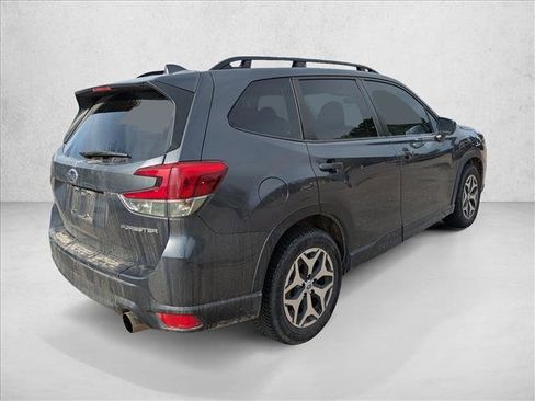 Used 2022 Subaru Forester Premium AWD/4WD image 5