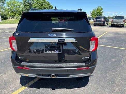 Used 2024 Ford Explorer XLT w/ Equipment Group 202A AWD/4WD image 12