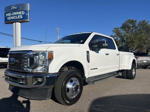 Used 2022 Ford F350 Lariat w/ Chrome Package image 4