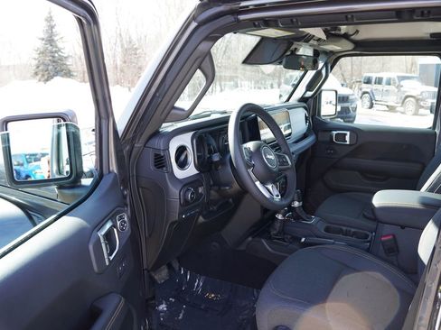 Certified 2025 Jeep Wrangler Unlimited Sahara w/ Safety Group image 15