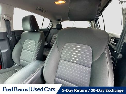 Used 2017 Kia Sportage LX w/ LX Popular Package image 19