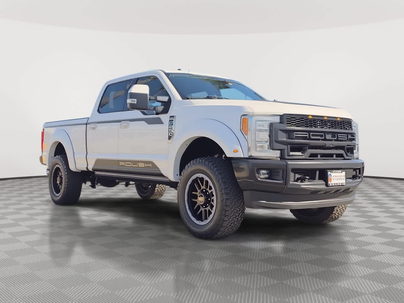 Used 2018 Ford F250 Lariat w/ Lariat Ultimate Package AWD/4WD image 3