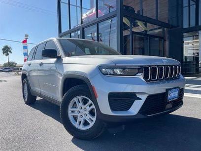 Used 2025 Jeep Grand Cherokee Laredo