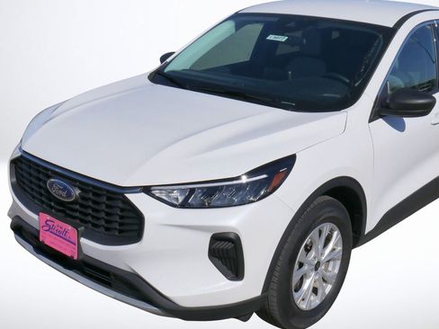 Used 2023 Ford Escape Active image 9