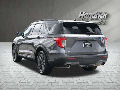 Used 2023 Ford Explorer XLT w/ Equipment Group 202A RWD image 8