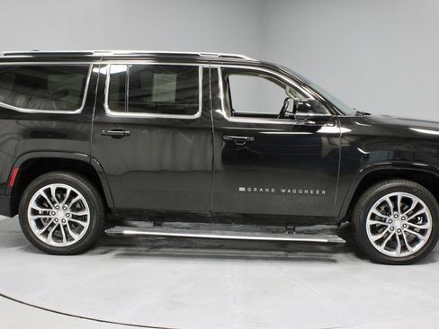 Used 2023 Jeep Grand Wagoneer Series II AWD/4WD image 7