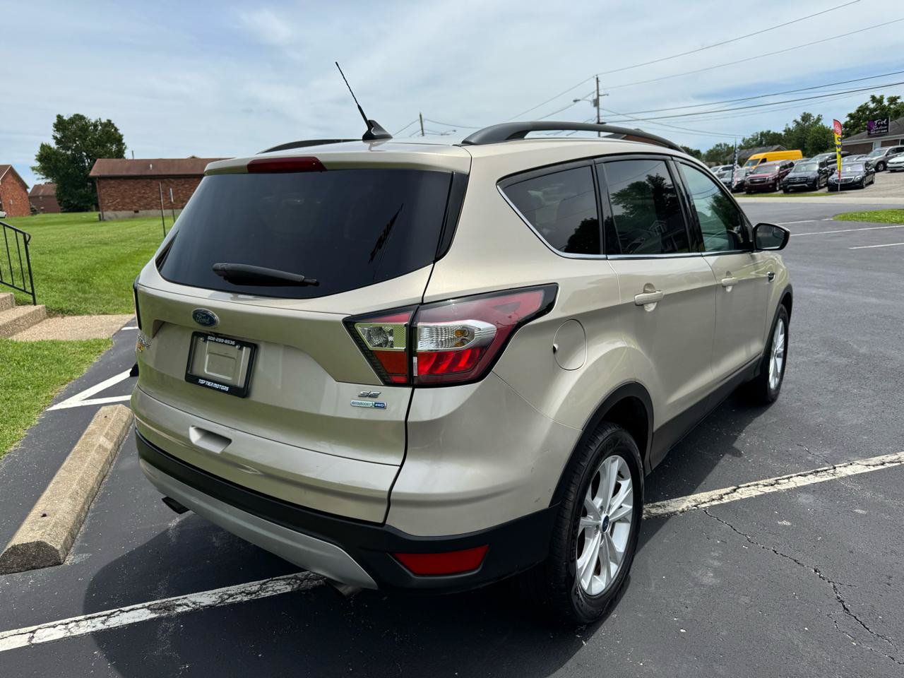 Used 2018 Ford Escape SE w/ SE Sync 3 Package AWD/4WD image 7