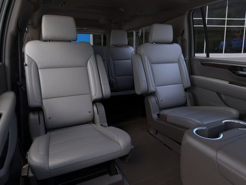 New 2026 Chevrolet Suburban LT w/ Comfort Package AWD/4WD image 17