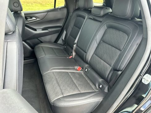 Used 2025 Chevrolet Equinox LT w/ Convenience Package II FWD image 23