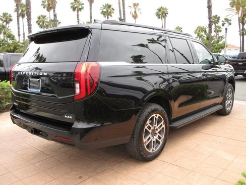 Certified 2025 Ford Expedition Max Active AWD/4WD image 4
