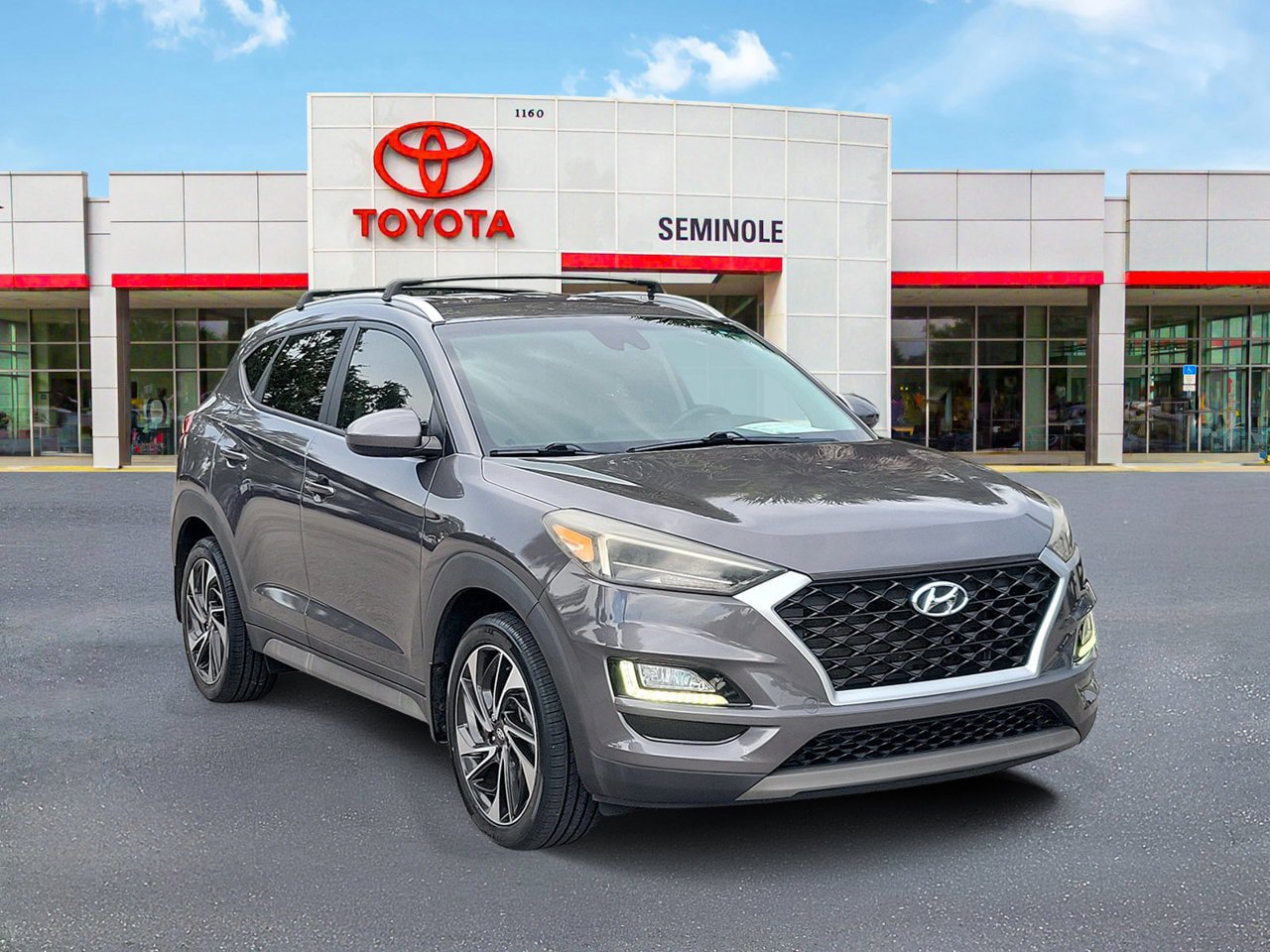 Used 2020 Hyundai Tucson Sport FWD image 2