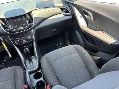 Used 2020 Chevrolet Trax LS FWD image 14