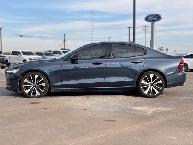 Used 2022 Volvo S60 B5 Momentum w/ Advanced Package AWD/4WD image 3