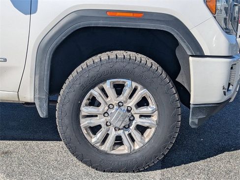 Used 2020 GMC Sierra 2500 Denali w/ Technology Package image 9