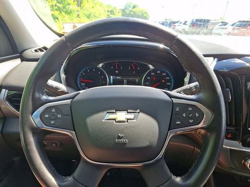 Used 2018 Chevrolet Traverse LT FWD image 18