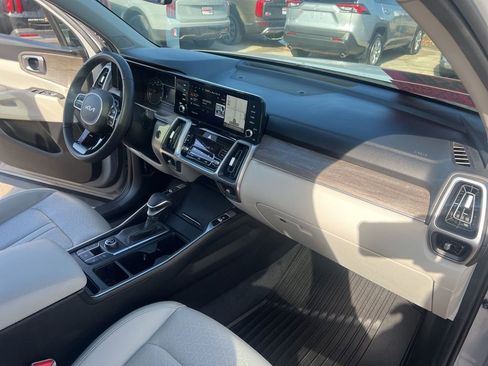 Certified 2023 Kia Sorento EX w/ Panoramic Sunroof Package image 20