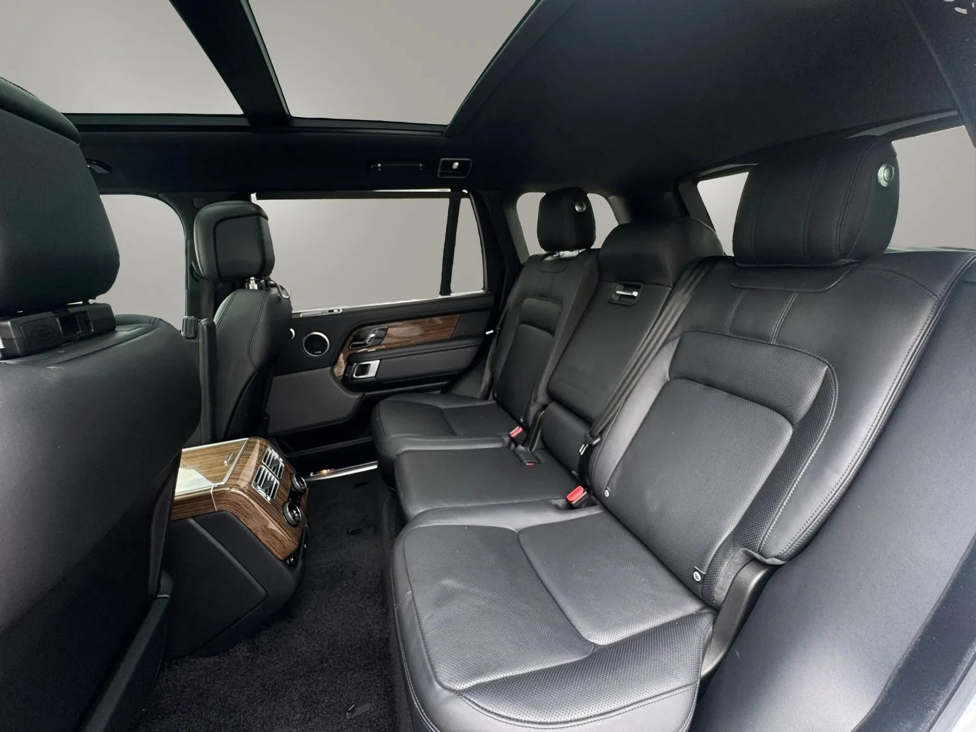 Used 2019 Land Rover Range Rover Long Wheelbase Supercharged AWD/4WD image 16