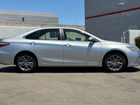 Used 2017 Toyota Camry SE FWD image 6