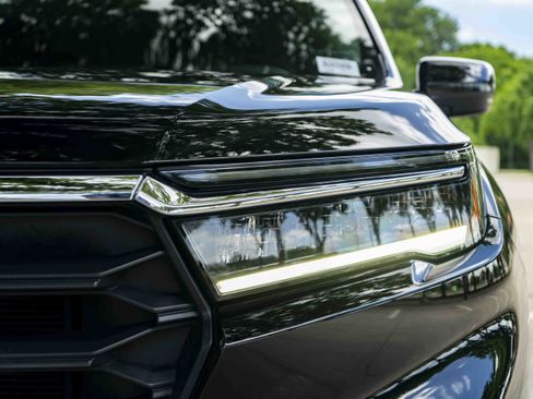 Used 2023 Honda Pilot EX-L image 11