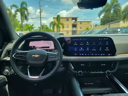 Used 2025 Chevrolet Tahoe High Country RWD image 22
