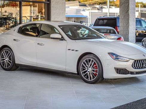 Used 2019 Maserati Ghibli S image 4