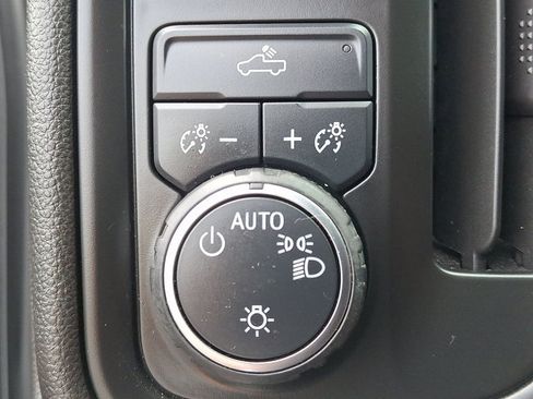 Used 2023 Chevrolet Silverado 1500 Custom AWD/4WD image 25