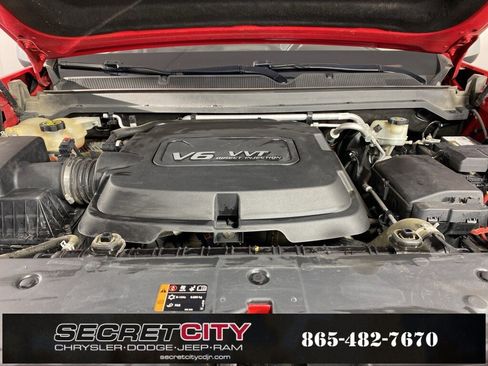 Used 2015 GMC Canyon SLT image 32