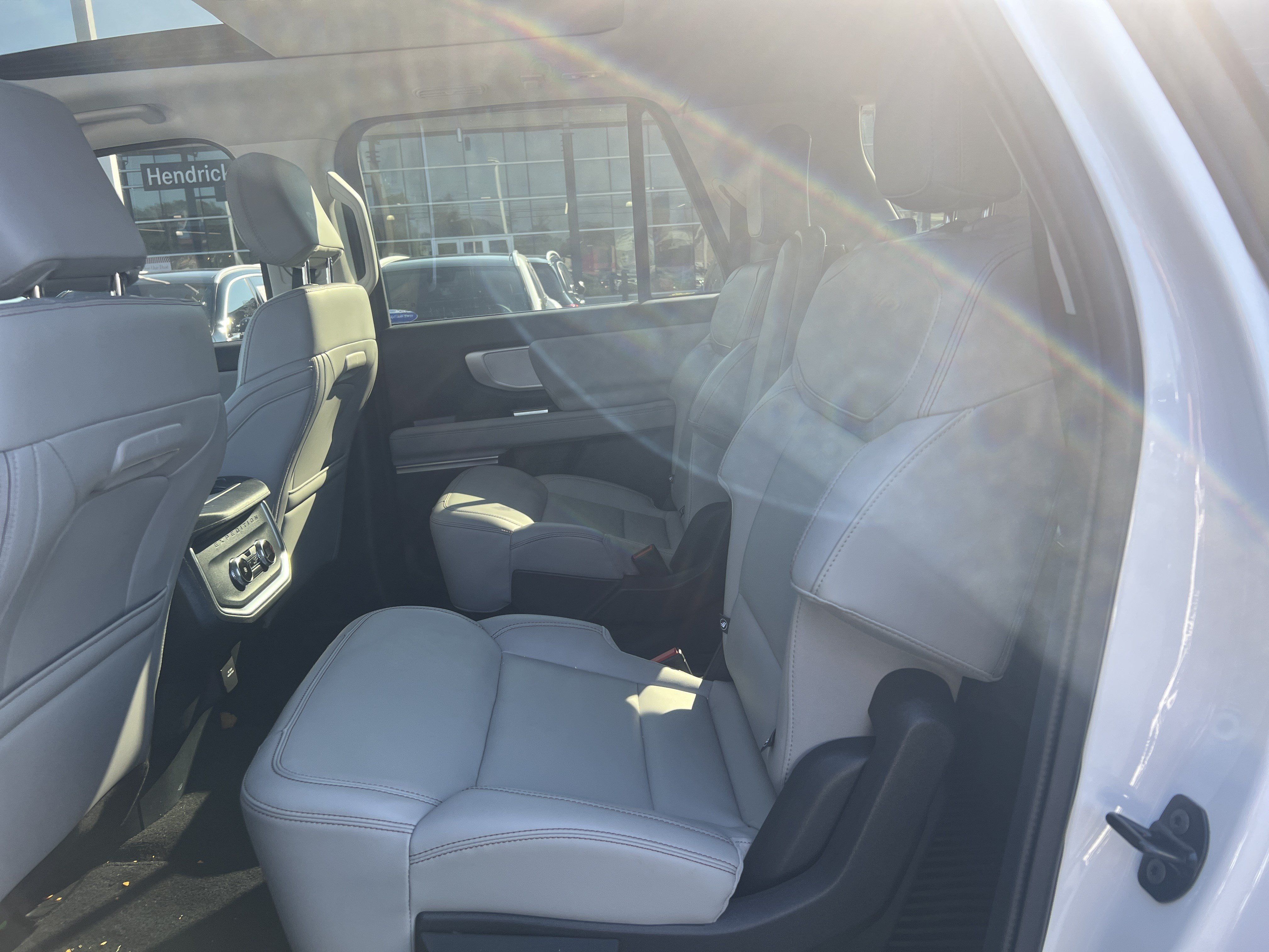 Used 2025 Ford Expedition Max Active AWD/4WD image 32