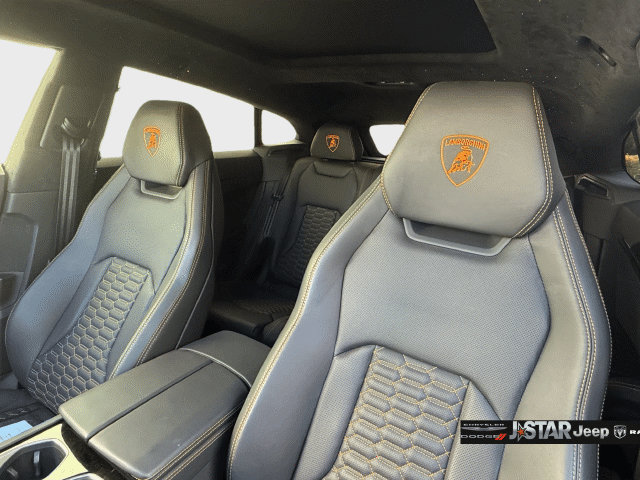 Used 2021 Lamborghini Urus AWD/4WD image 11