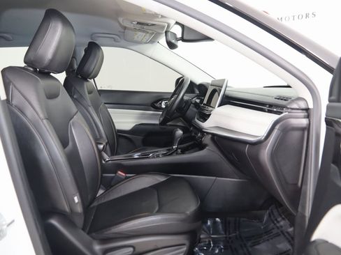 Used 2022 Jeep Compass Limited image 12