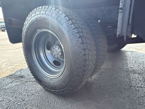 Used 2004 Ford F350 XL AWD/4WD image 29