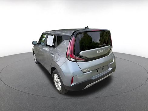 Used 2025 Kia Soul LX w/ LX Technology Package FWD image 10