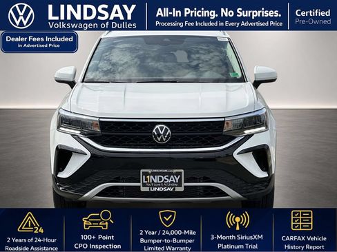 Used 2024 Volkswagen Taos SE w/ Panoramic Sunroof Package AWD/4WD image 3