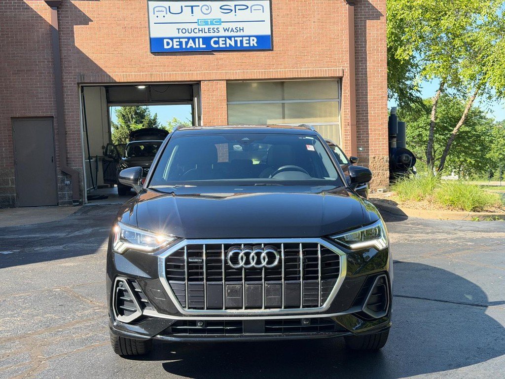 Used 2023 Audi Q3 2.0T Premium w/ Convenience Package AWD/4WD image 9