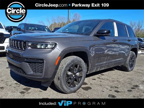New 2026 Jeep Grand Cherokee Laredo image 1